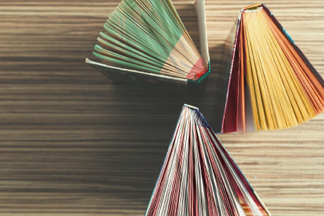 TRADUÇÕES: INGLÊS, ITALIANO E ESPANHOL